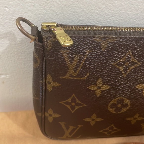 💥Authentic Vintage LV Monogram Pochette Crossbody Bag💥 - Picture 5 of 17